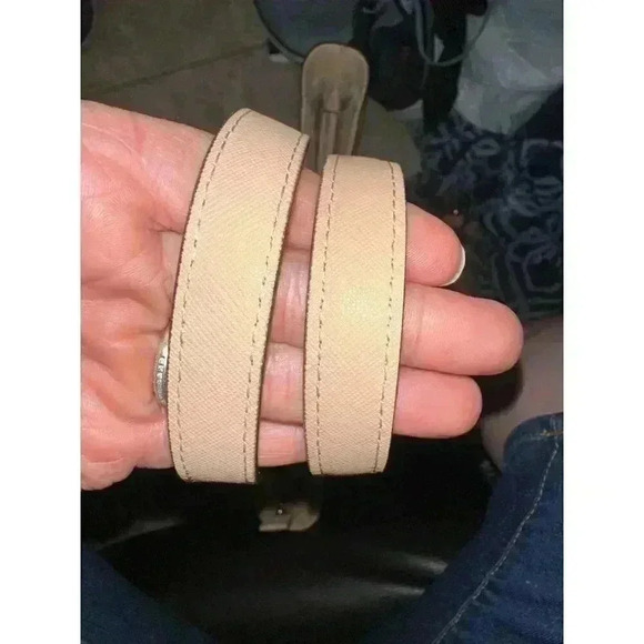 Michael Michael Kors Frame Out Large North South Tote in Oyster, Pre-Owned - Picture 12 of 14